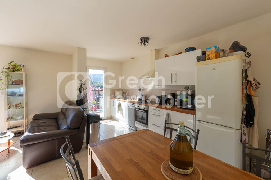 Maison Sollies Toucas 4 pièce(s) 75 m2 – 5 pièces – 3 chambres – 75 m²