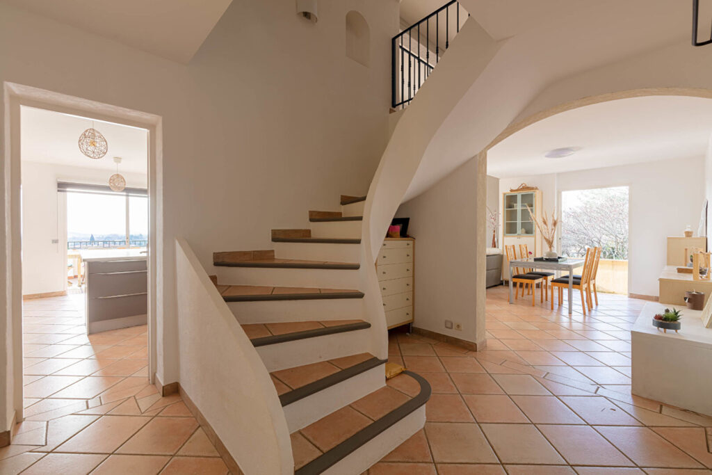 Maison Cuers 5 pièces 130 m2 – 5 pièces – 4 chambres – 130 m²