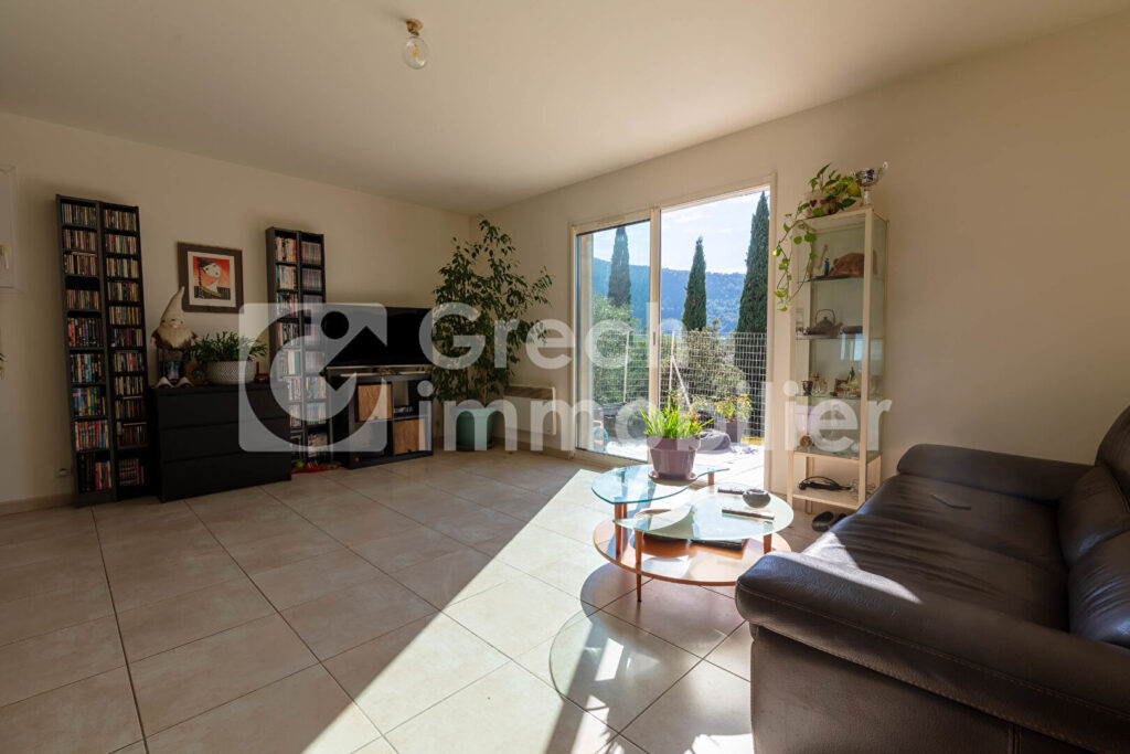 Maison Sollies Toucas 4 pièce(s) 75 m2 – 5 pièces – 3 chambres – 75 m²