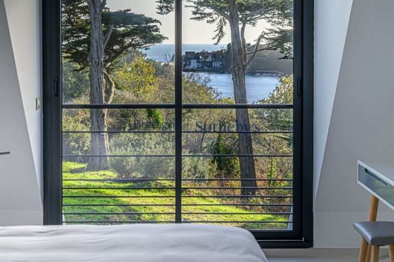 Morbihan, Appartement Duplex – terrasse à louer, vue mer, les pieds dans l’eau. – 3 pièces – 2 chambres – 70 m²