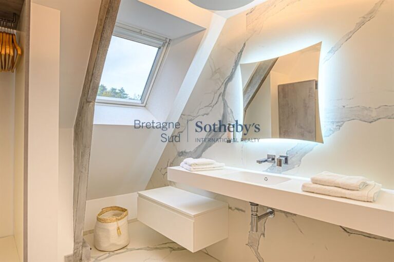 Morbihan, Appartement Duplex – terrasse à louer, vue mer, les pieds dans l’eau. – 3 pièces – 2 chambres – 70 m²