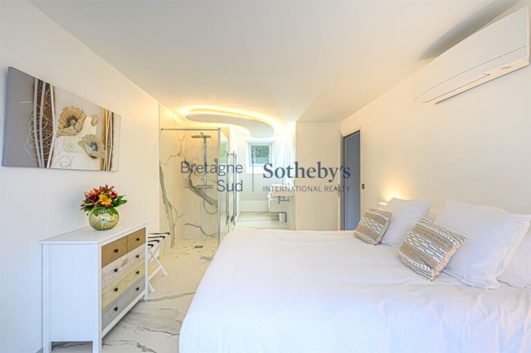 Morbihan, propriété composée de plusieurs appartements et lodges indépendants vue mer à louer. – 14 pièces – 8 chambres – 420 m²