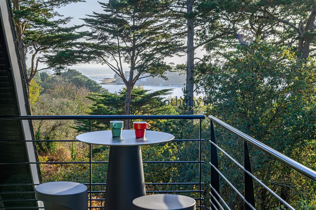 Morbihan, Appartement Duplex – terrasse à louer, vue mer, les pieds dans l’eau. – 3 pièces – 2 chambres – 70 m²