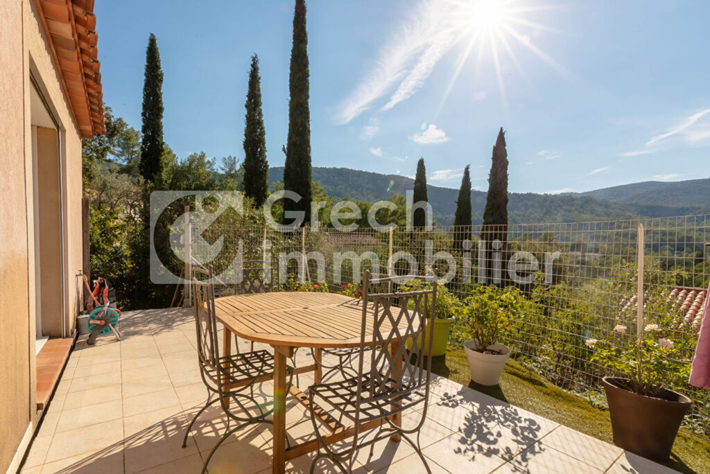 Maison Sollies Toucas 4 pièce(s) 75 m2 – 5 pièces – 3 chambres – 75 m²