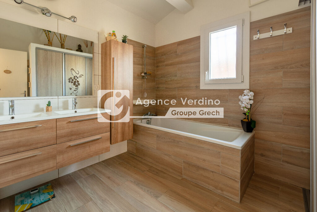 Nouveauté – Carqueiranne – Villa vue mer 140 m2 avec piscine – 4 pièces – 3 chambres – 140 m²