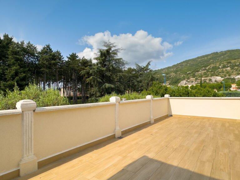 Maison de 147m2 habitables avec piscine et pool-house sur 12 – 7 pièces – 4 chambres – 187 m²