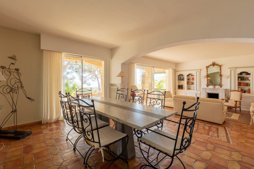 Maison à vendre à Toulon (83) avec Grech immobilier Toulon – 7 pièces – 5 chambres – 220 m²