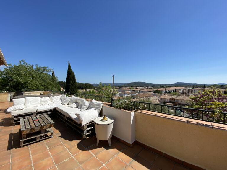 Maison Cuers 5 pièces 130 m2 – 5 pièces – 4 chambres – 130 m²