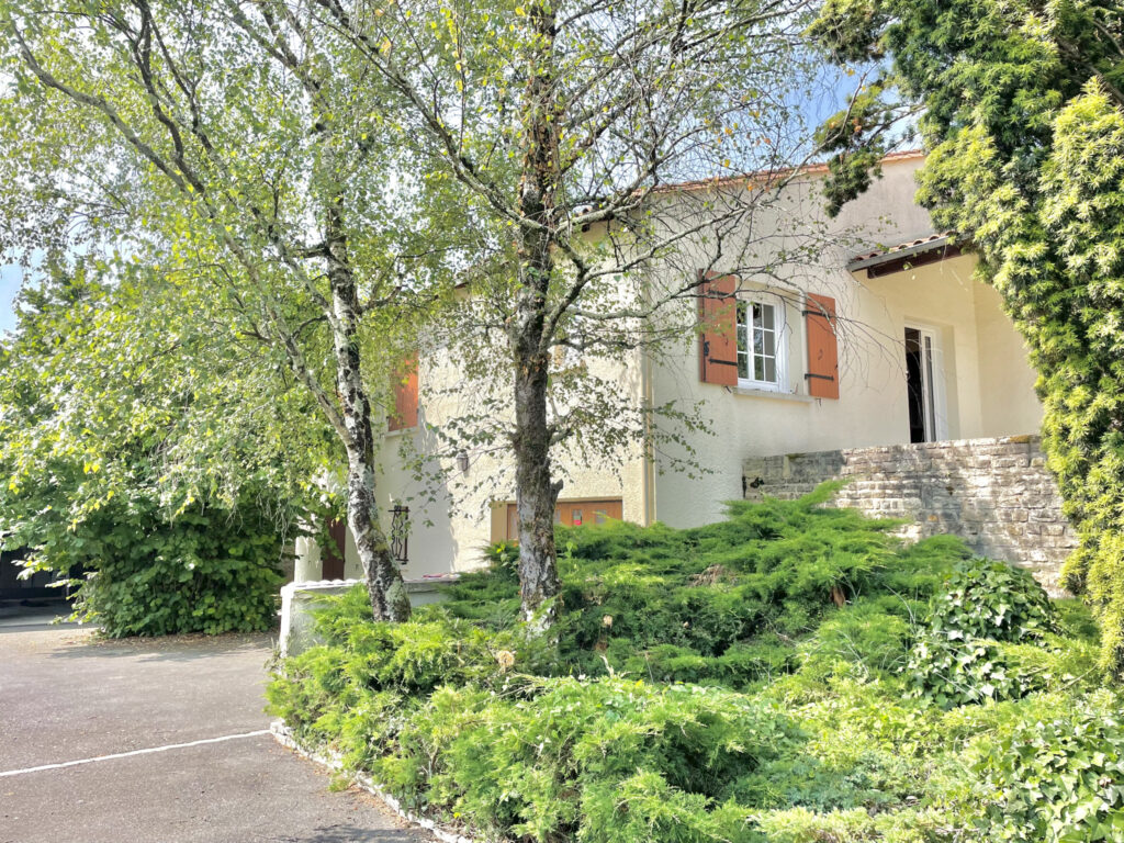 Agréable PAVILLON avec belle vue sur la campagne – 5 pièces – 4 chambres – 154 m²