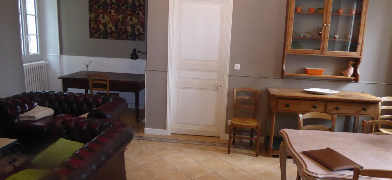 Magnifique Manoir en Sud Charente, calme espace détente et a – 10 pièces – 4 chambres – 603 m²
