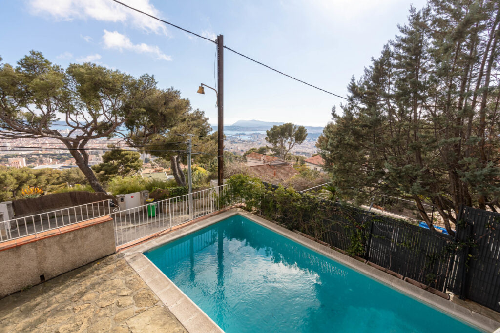Maison à vendre à Toulon (83) avec Grech immobilier Toulon – 7 pièces – 5 chambres – 220 m²