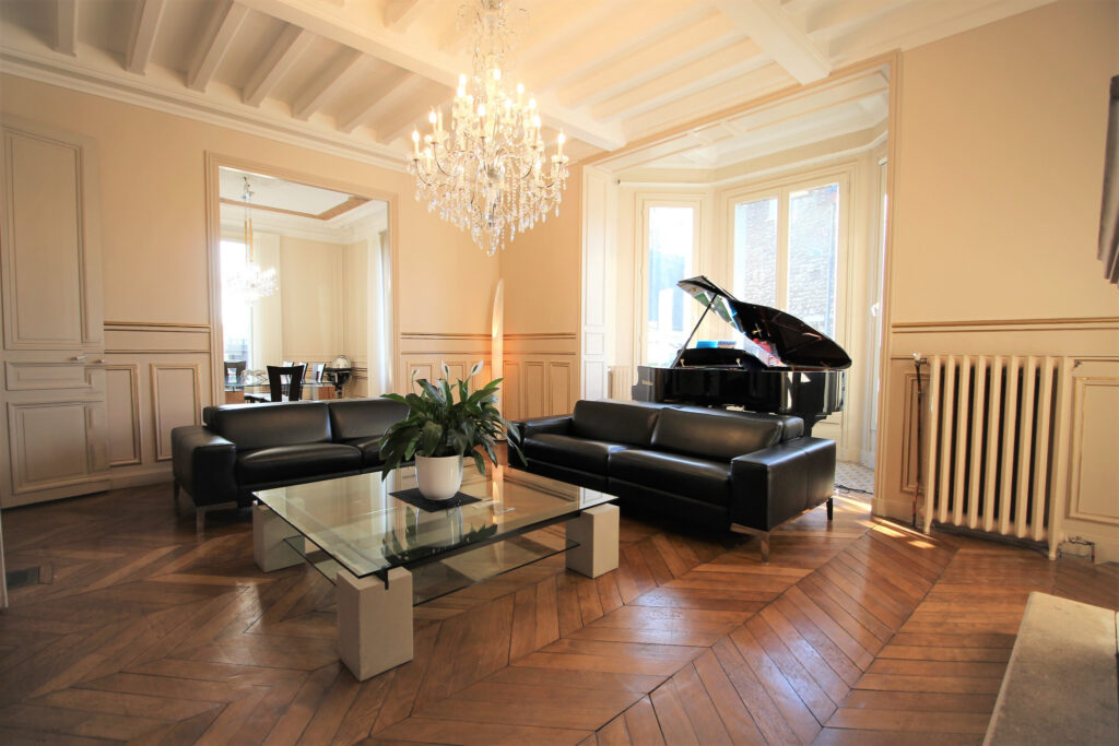  Magnifique Demeure Bord de Marne – 9 pièces – 5 chambres – 320 m²