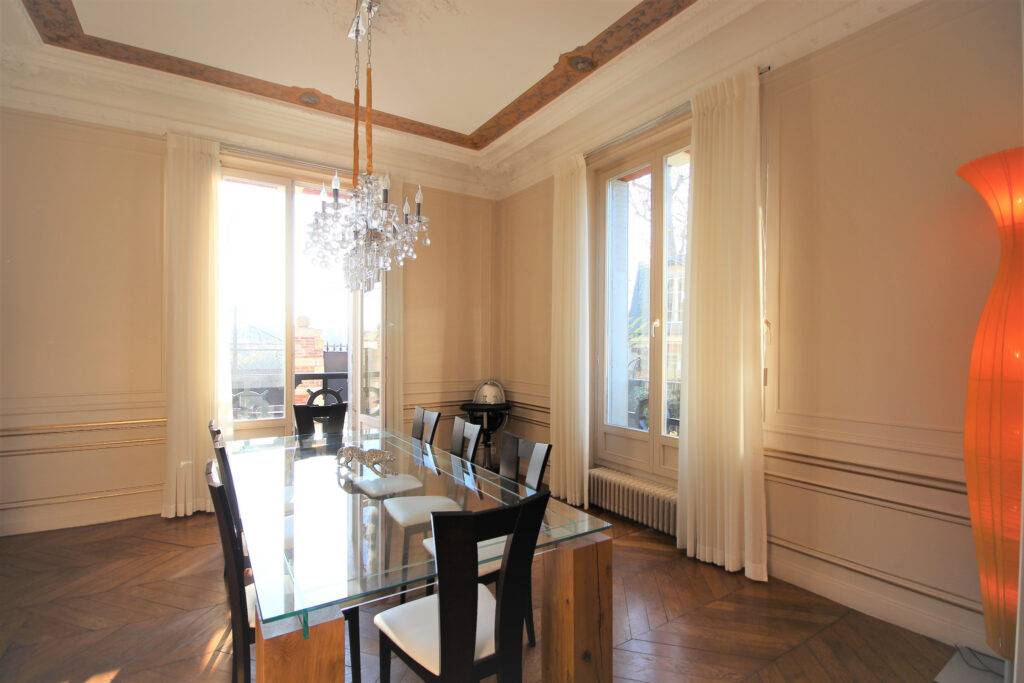  Magnifique Demeure Bord de Marne – 9 pièces – 5 chambres – 320 m²