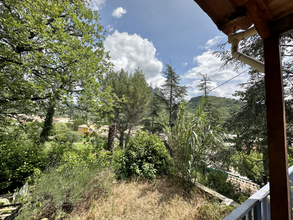 Villa mitoyenne avec jardin en Drôme Provençale – 4 pièces – 3 chambres – 64 m²