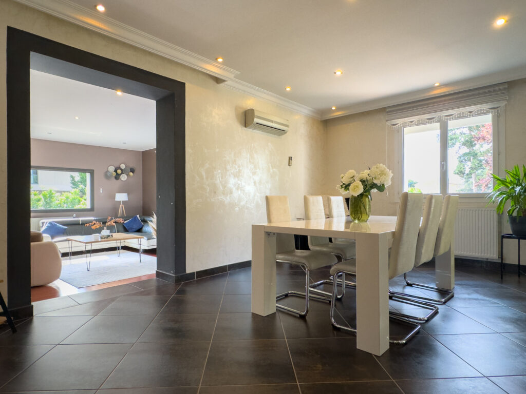 Maison de 147m2 habitables avec piscine et pool-house sur 12 – 7 pièces – 4 chambres – 187 m²