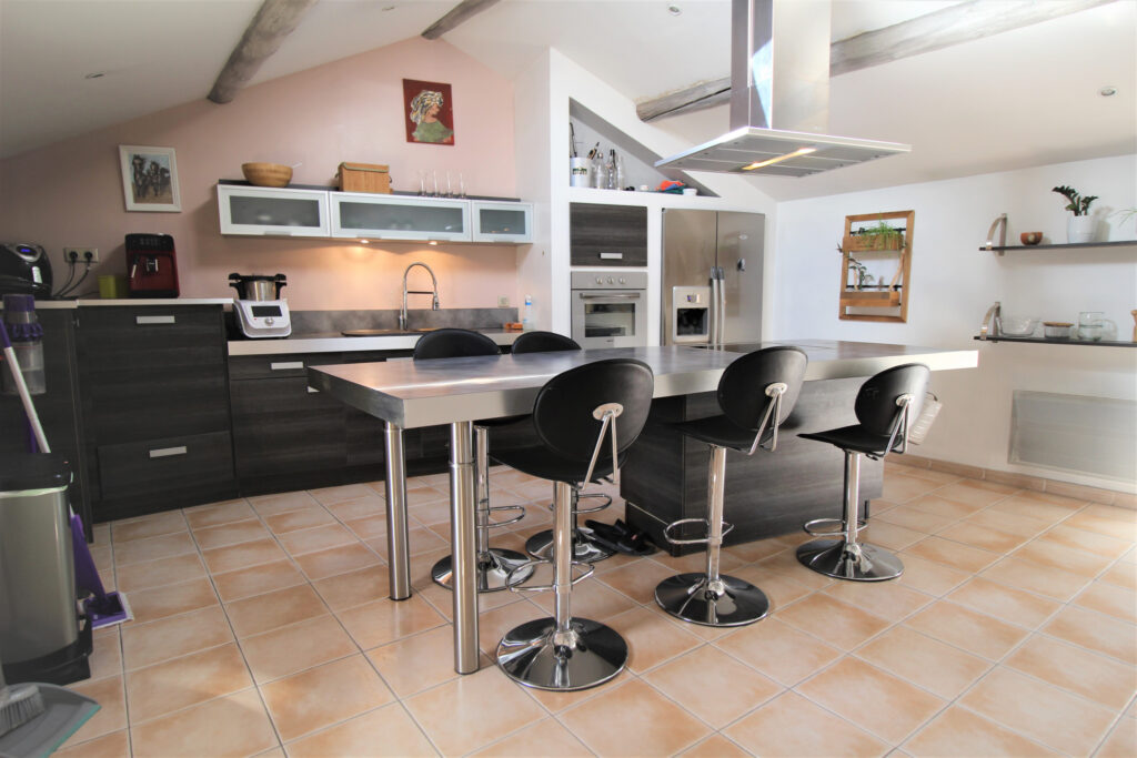 Superbe appartement de 94 m2 avec garage – 4 pièces – 2 chambres – 94 m²