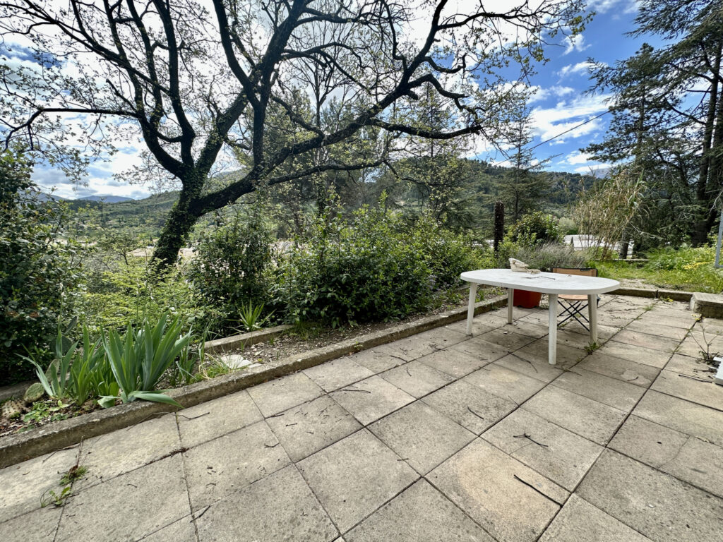 Villa mitoyenne avec jardin en Drôme Provençale – 4 pièces – 3 chambres – 64 m²