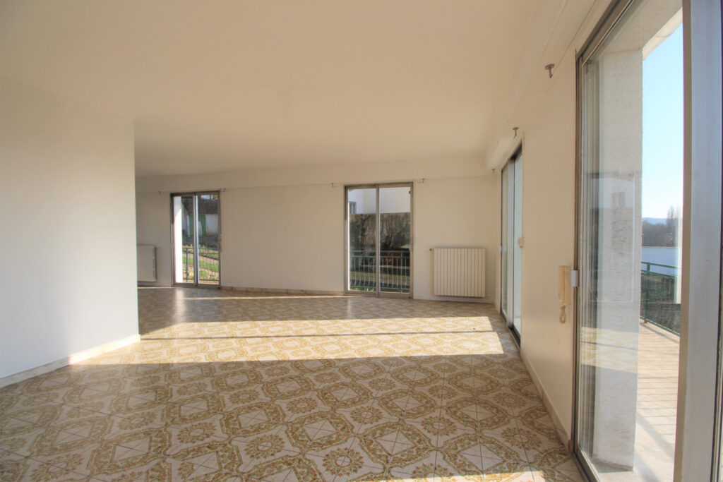  Belle maison spacieuse avec vue Paris – 8 pièces – 6 chambres – 264 m²