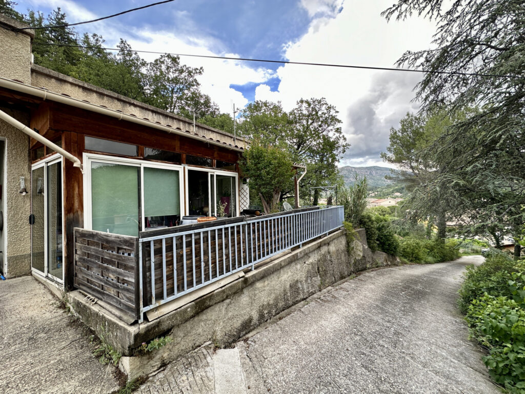 Villa mitoyenne avec jardin en Drôme Provençale – 4 pièces – 3 chambres – 64 m²