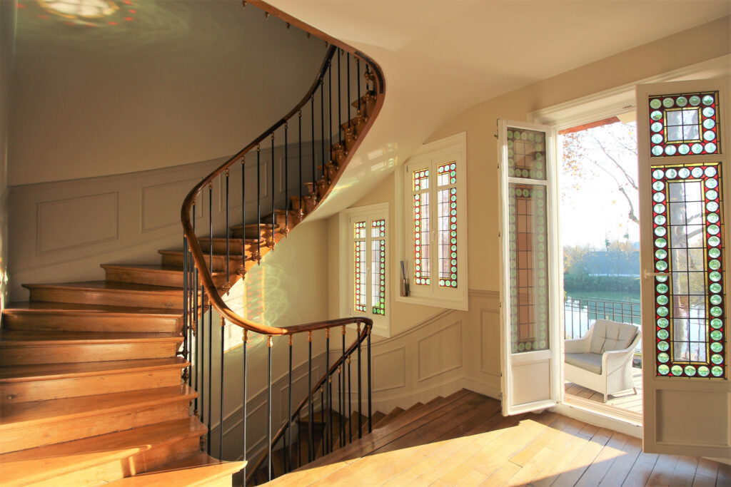  Magnifique Demeure Bord de Marne – 9 pièces – 5 chambres – 320 m²