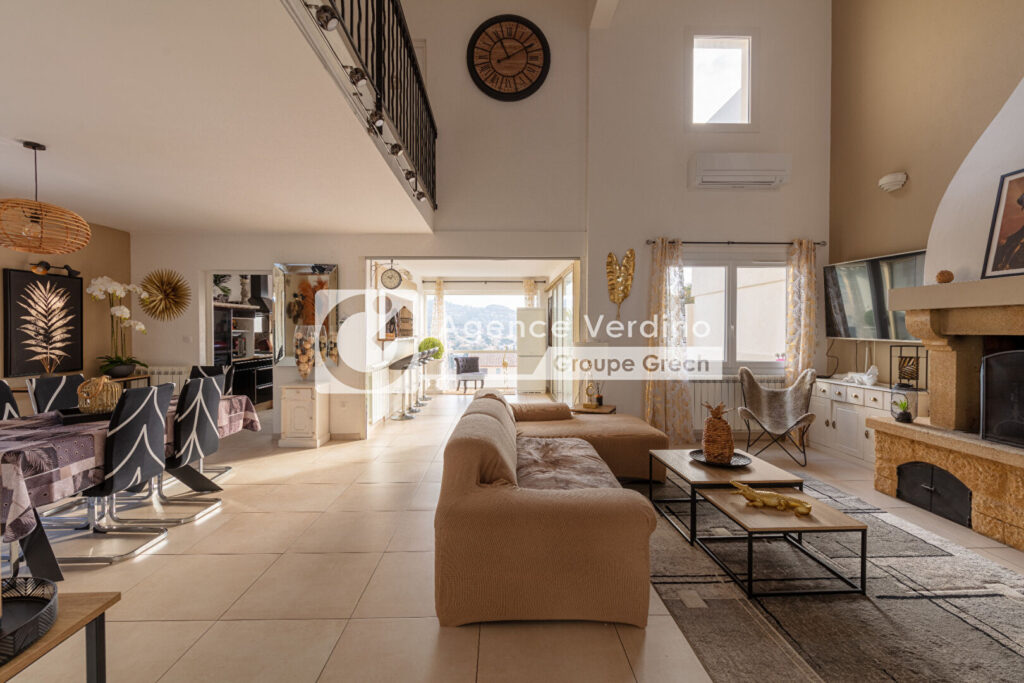 Nouveauté – Carqueiranne – Villa vue mer 140 m2 avec piscine – 4 pièces – 3 chambres – 140 m²