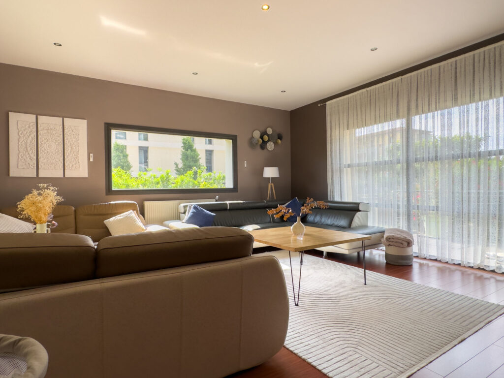 Maison de 147m2 habitables avec piscine et pool-house sur 12 – 7 pièces – 4 chambres – 187 m²