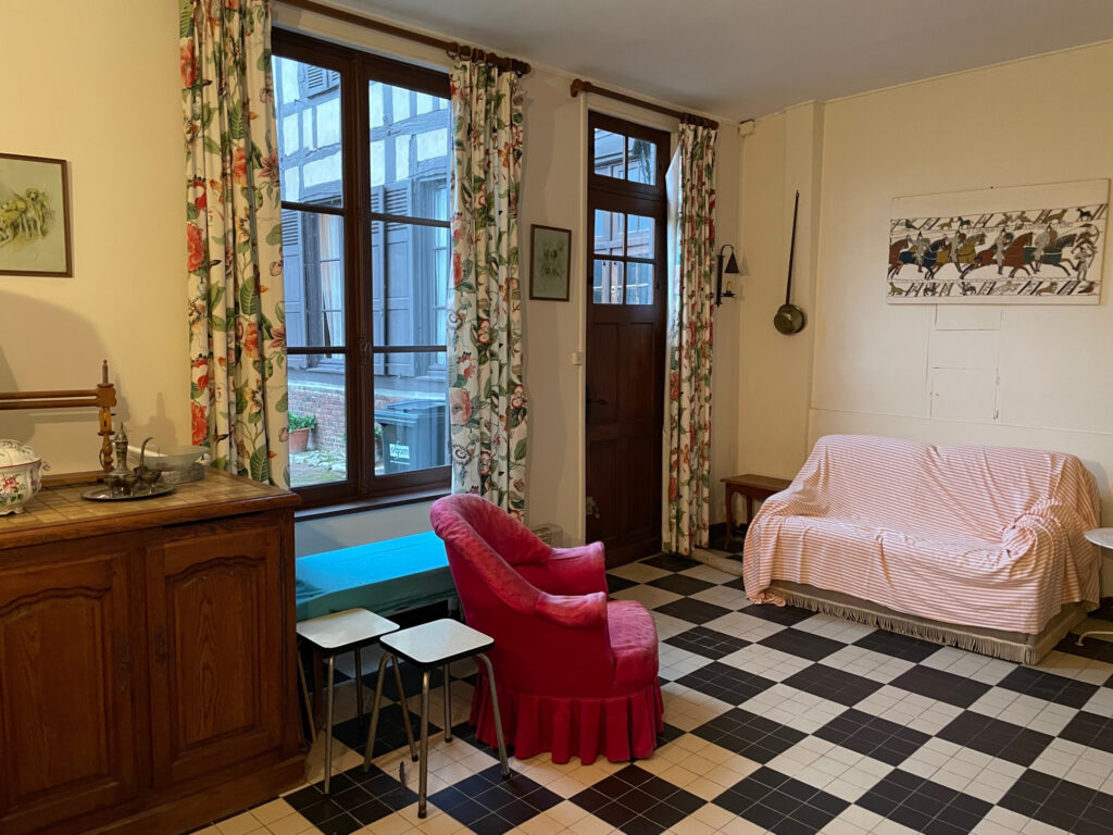 Maison Lyons La Foret – 13 pièces – 5 chambres – 318 m²