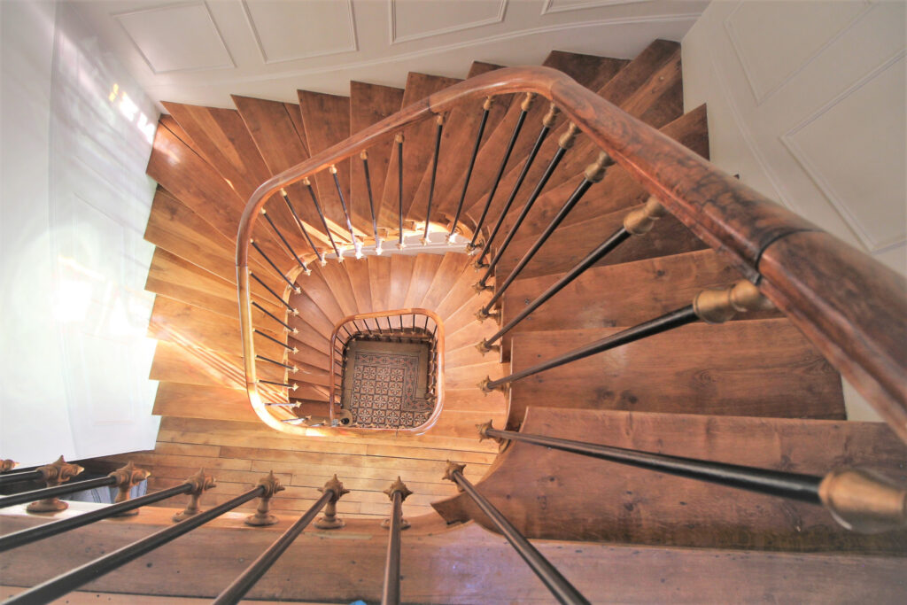  Magnifique Demeure Bord de Marne – 9 pièces – 5 chambres – 320 m²