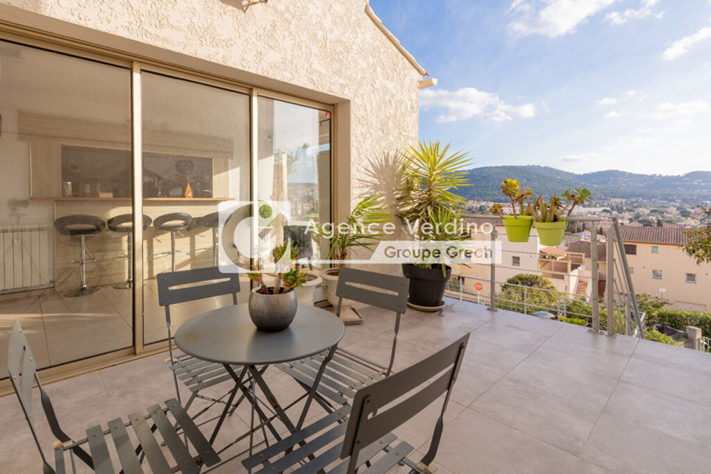 Nouveauté – Carqueiranne – Villa vue mer 140 m2 avec piscine – 4 pièces – 3 chambres – 140 m²