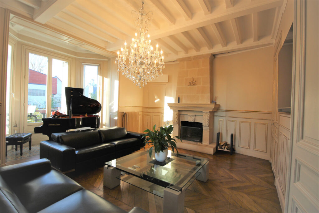  Magnifique Demeure Bord de Marne – 9 pièces – 5 chambres – 320 m²