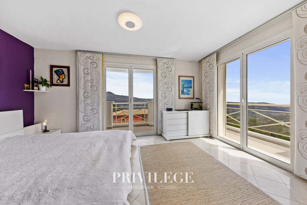 Véritable havre de paix pour cette villa de charme. – 5 pièces – 4 chambres – 200 m²