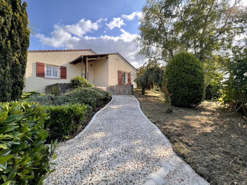 Agréable PAVILLON avec belle vue sur la campagne – 5 pièces – 4 chambres – 154 m²