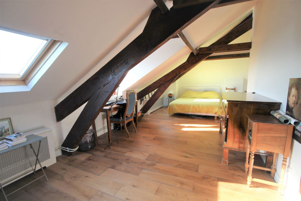 Magnifique Meulière pleine de charme vue Paris – 7 pièces – 5 chambres – 200 m²