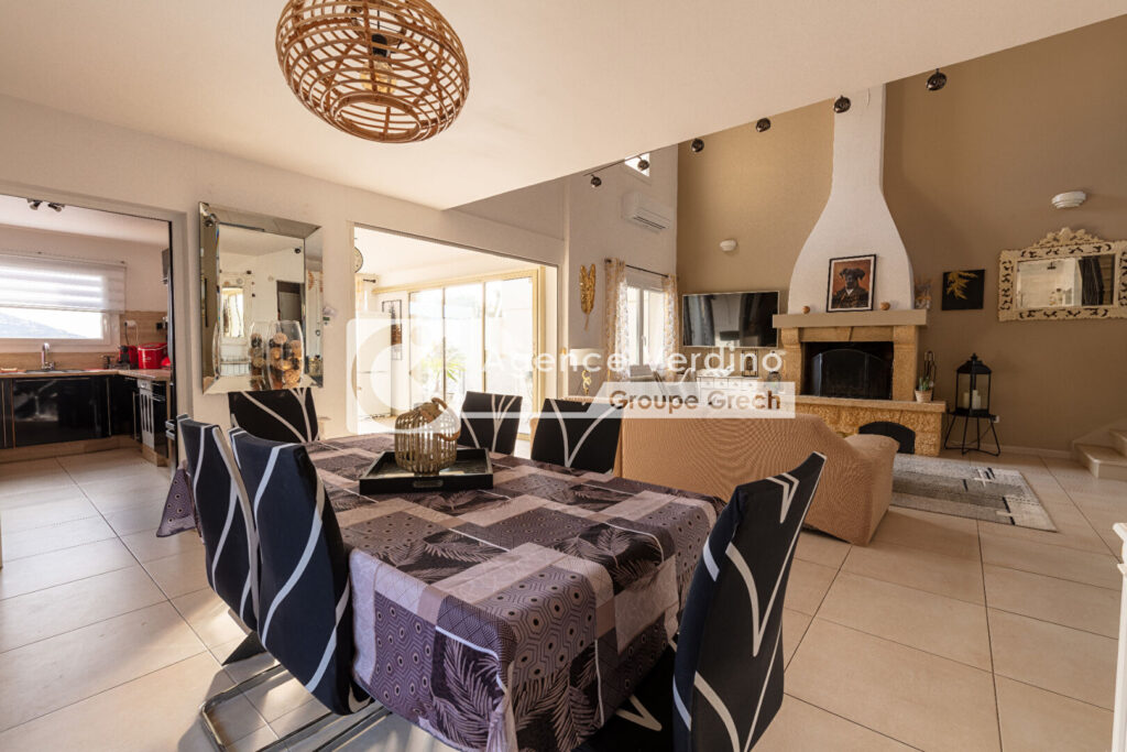 Nouveauté – Carqueiranne – Villa vue mer 140 m2 avec piscine – 4 pièces – 3 chambres – 140 m²