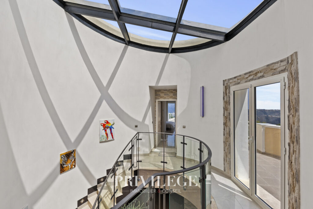 Véritable havre de paix pour cette villa de charme. – 5 pièces – 4 chambres – 200 m²