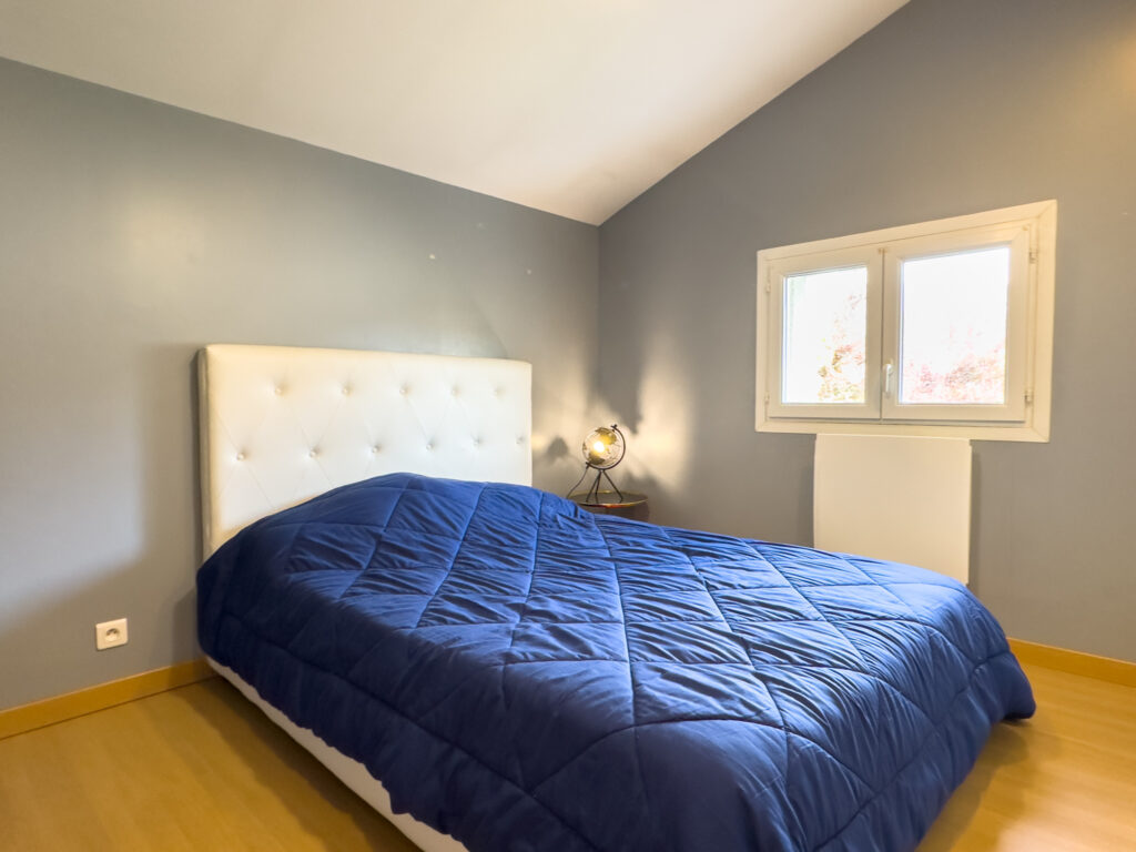 Maison de 147m2 habitables avec piscine et pool-house sur 12 – 7 pièces – 4 chambres – 187 m²