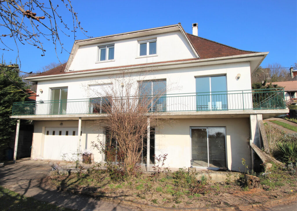  Belle maison spacieuse avec vue Paris – 8 pièces – 6 chambres – 264 m²