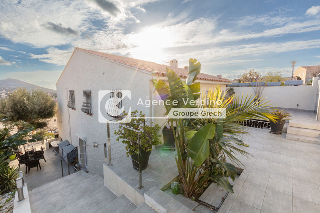Nouveauté – Carqueiranne – Villa vue mer 140 m2 avec piscine – 4 pièces – 3 chambres – 140 m²