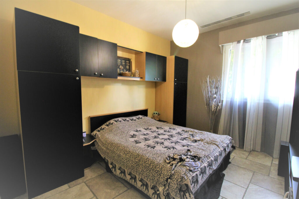 Villa de plain pied sur terrain de 1500 m2 – 6 pièces – 3 chambres – 137 m²