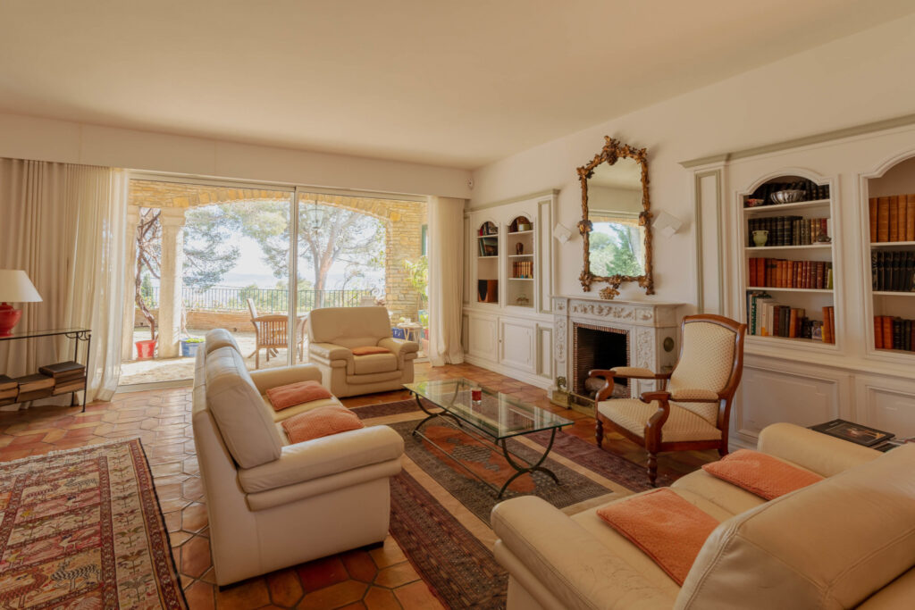 Maison à vendre à Toulon (83) avec Grech immobilier Toulon – 7 pièces – 5 chambres – 220 m²