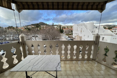 Studio 38m2 + terrasse en résidence de services  – 1 pièce – NR chambres – 37.85 m²