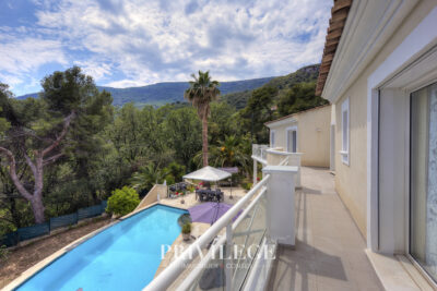 Véritable havre de paix pour cette villa de charme. – 5 pièces – 4 chambres – 200 m²