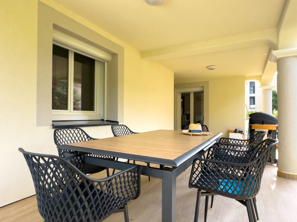 Maison de 147m2 habitables avec piscine et pool-house sur 12 – 7 pièces – 4 chambres – 187 m²