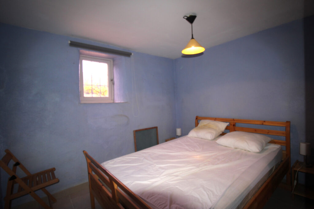 Ancienne ferme sur terrain d’1 hectare – 7 pièces – 4 chambres – 129 m²