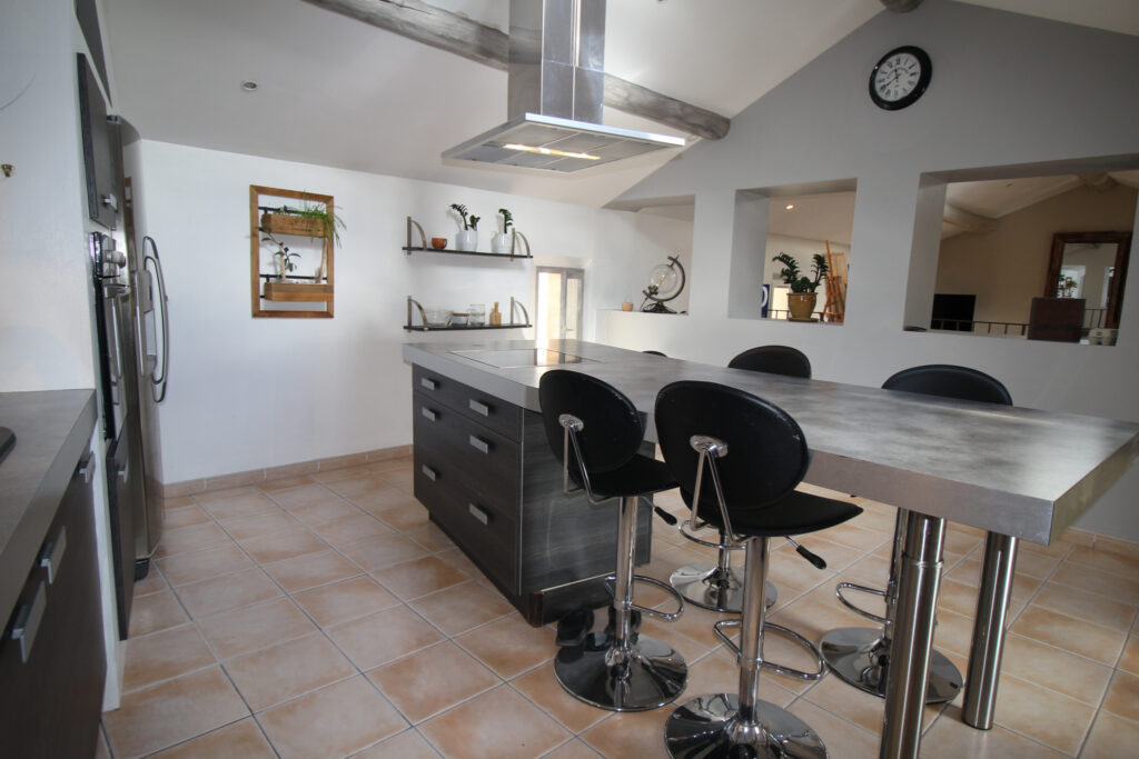 Superbe appartement de 94 m2 avec garage – 4 pièces – 2 chambres – 94 m²