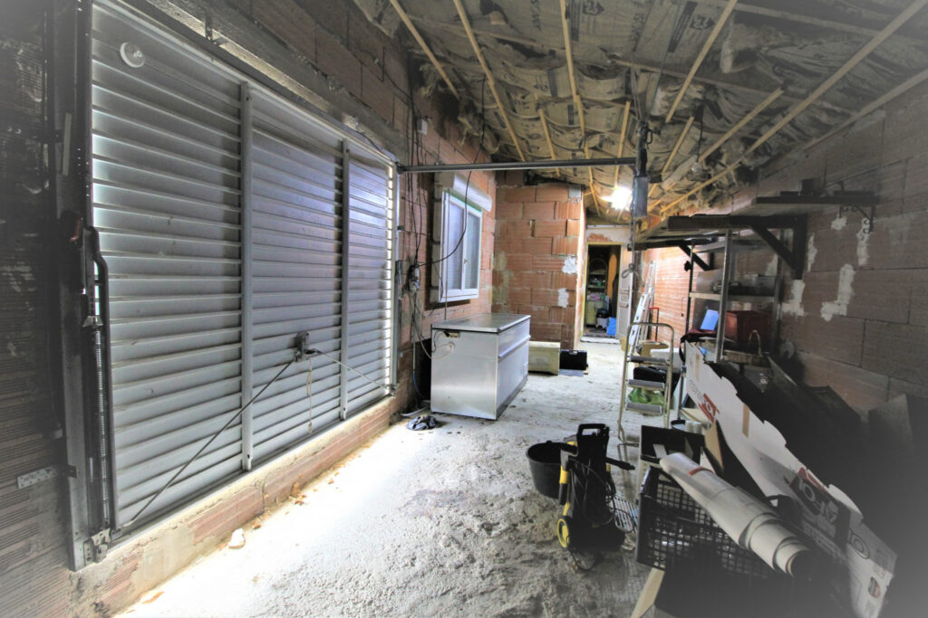 Villa de plain pied sur terrain de 1500 m2 – 6 pièces – 3 chambres – 137 m²