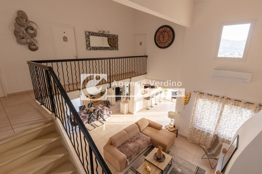 Nouveauté – Carqueiranne – Villa vue mer 140 m2 avec piscine – 4 pièces – 3 chambres – 140 m²