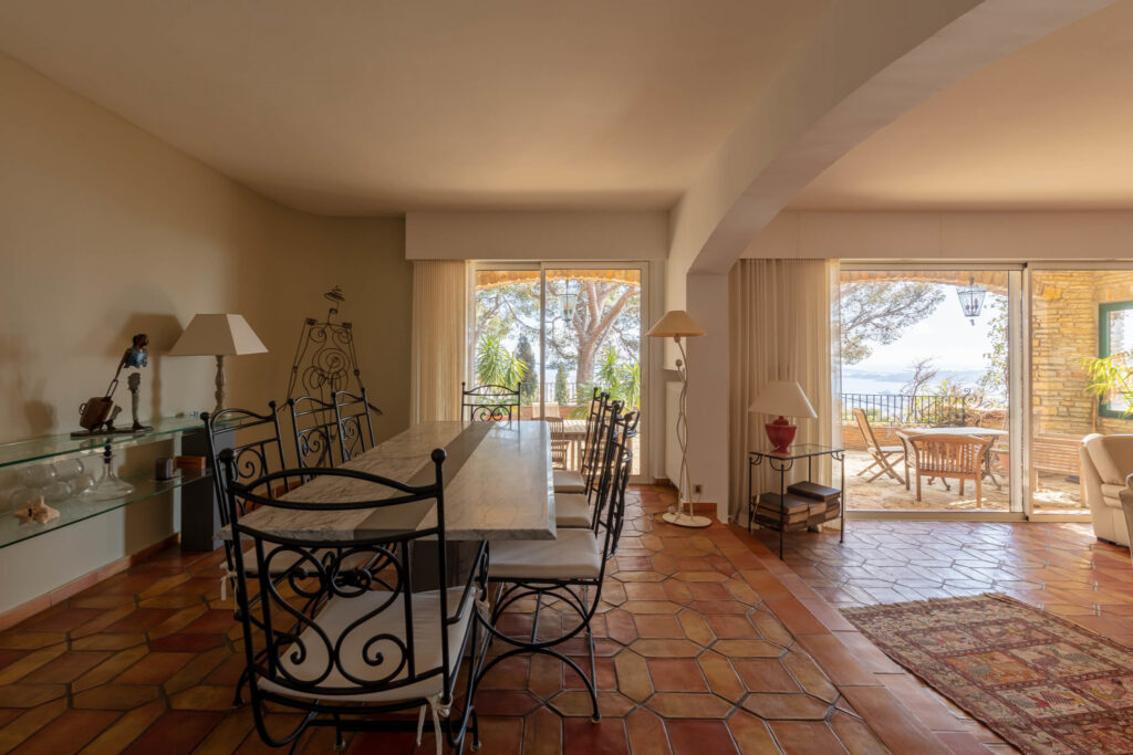 Maison à vendre à Toulon (83) avec Grech immobilier Toulon – 7 pièces – 5 chambres – 220 m²