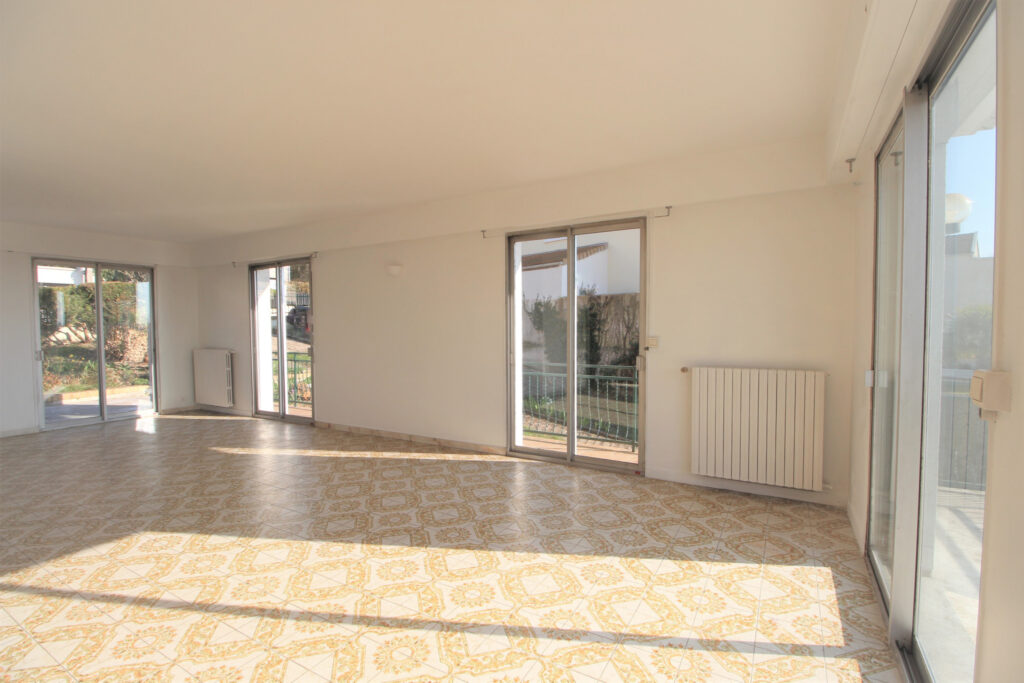  Belle maison spacieuse avec vue Paris – 8 pièces – 6 chambres – 264 m²