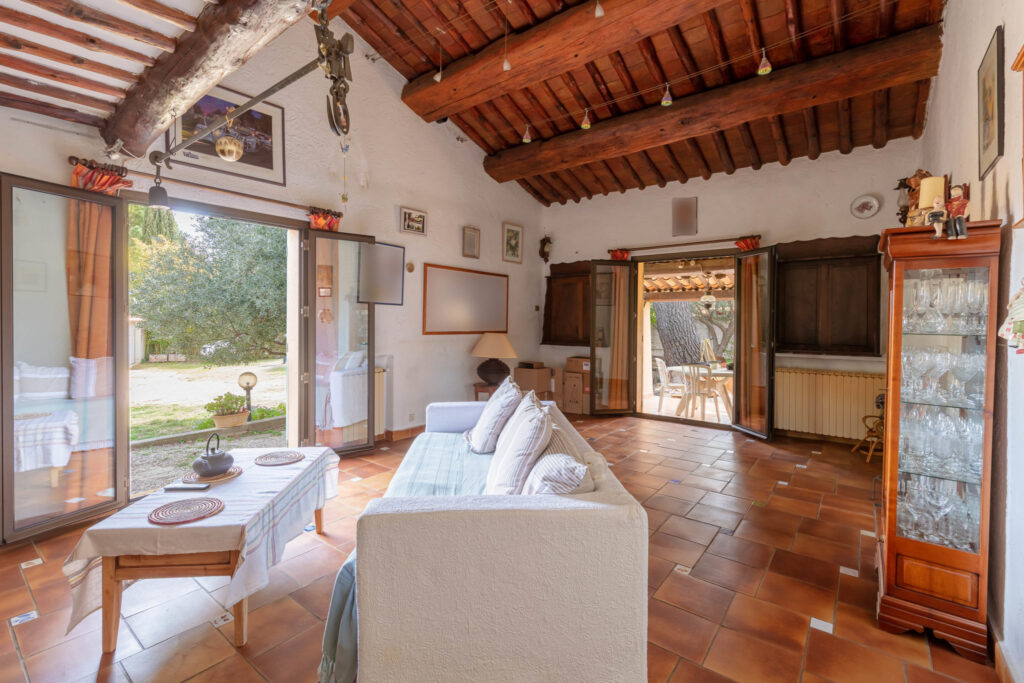 VILLA PROVENCAL 5 CHAMBRES LE BEAUSSET – 8 pièces – 5 chambres – 140 m²